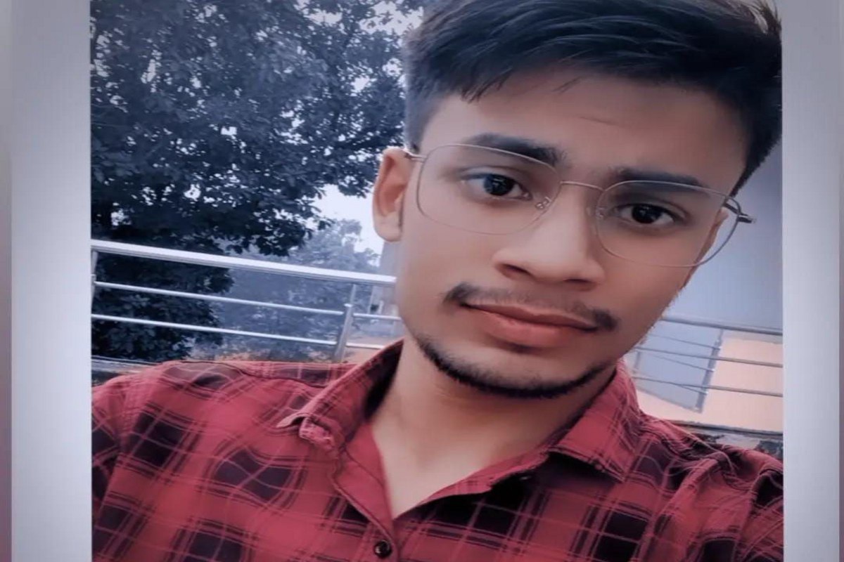 Student commits suicide: कृषि महाविद्यालय के हॉस्टल में छात्र की फांसी पर लटकती मिली लाश, छात्रों ने खिडक़ी से देखा तो तोड़ा दरवाजा