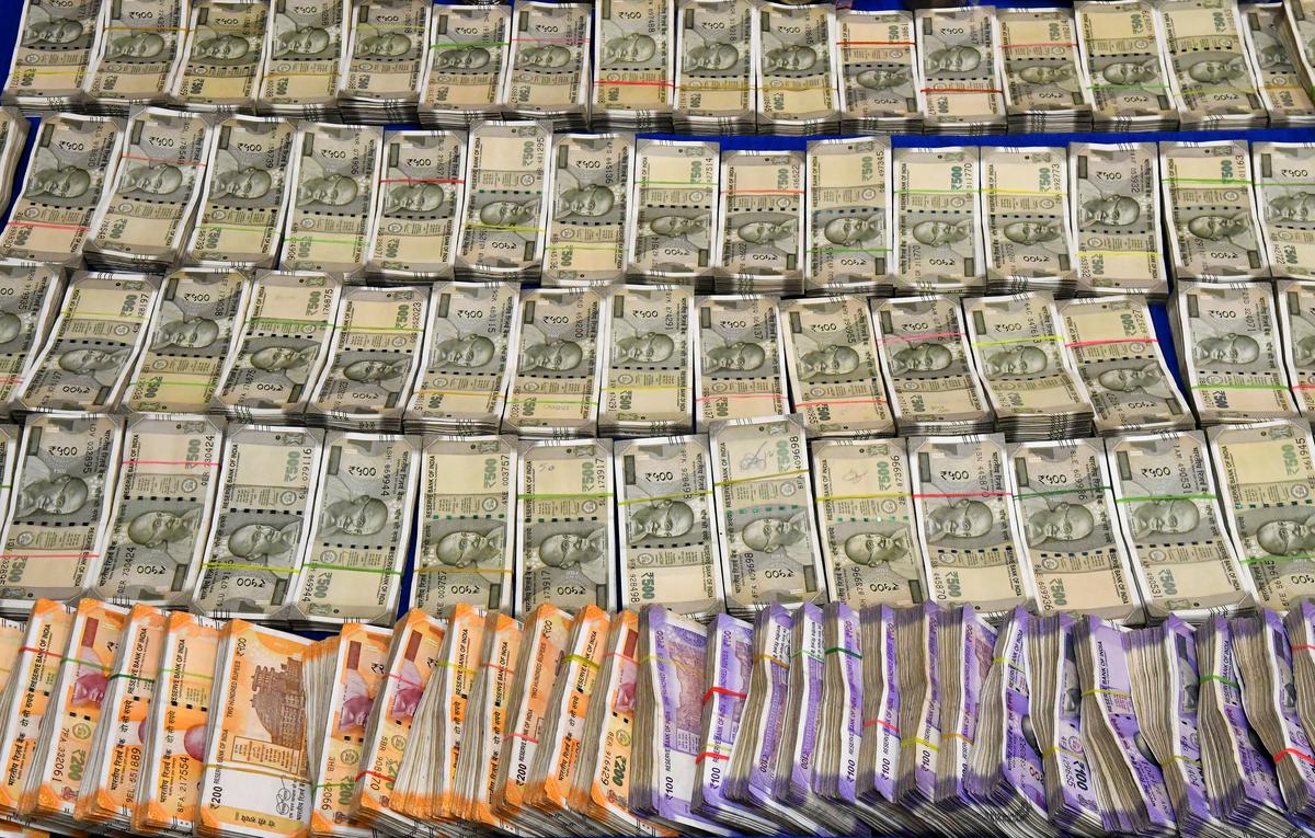 11 crore fraud: 100 से 499 डॉलर जमा करने पर लाभांश देने का दिया झांसा, फिर 140 लोगों के 11 करोड़ लेकर कंपनी फरार