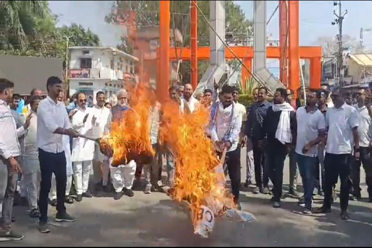 CBI effigy burnt