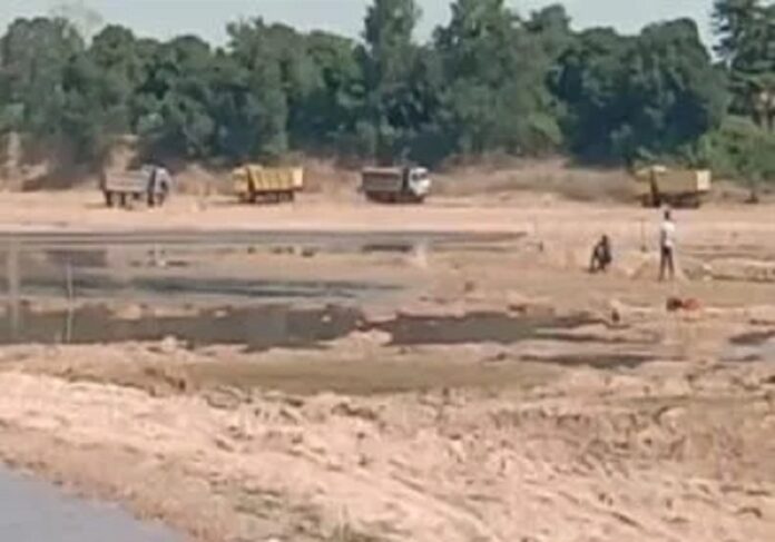 BIG Breaking News: अवैध रेत खनन और वसूली को लेकर 2 गुटों में खूनी संघर्ष, अचानक चल गई गोली, फिर… हुआ ये कांड