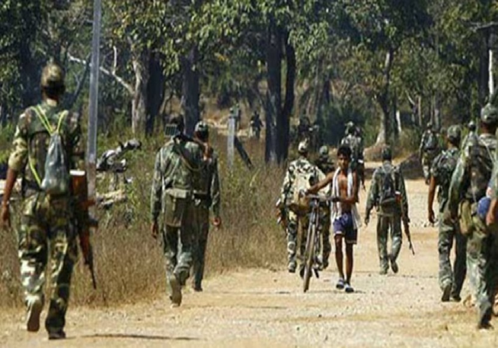 Naxal Encounter: ऑपरेशन सिंदूर के बीच नक्सलियों पर स्ट्राइक! जवानों ने 20 से ज्यादा को मार गिराया, 15 दिनों से जारी है फायरिंग