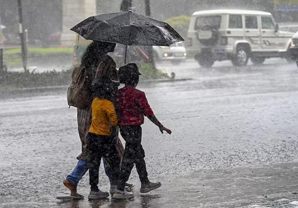 CG IMD Update: मौसम ने फिर ली करवट, अगले 3 दिनों तक जमकर बरसेंगे बादल, ओले गिरने की भी बनी संभावना