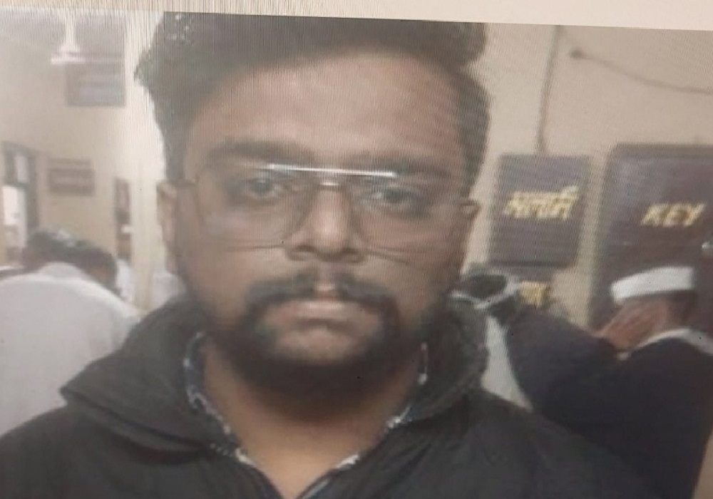 बहुचर्चित हत्याकांड के आरोपी ने जेल में फांसी लगाकर की आत्महत्या, पहरेदार निलंबित, जानिए क्या है पूरा मामला…