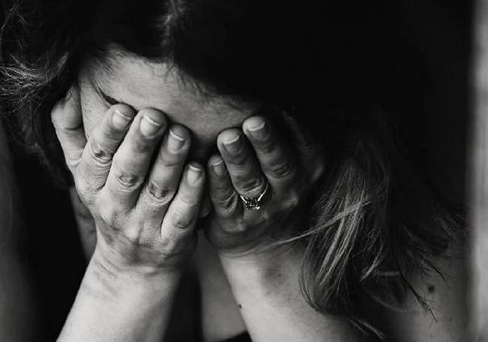 Gang Rape Case: वो चीखती रही लेकिन नहीं माने दरिंदे… जबरदस्ती शराब पिलाकर 4 लोगों ने पति के सामने लूटी पत्नी की इज्जत, फिर…