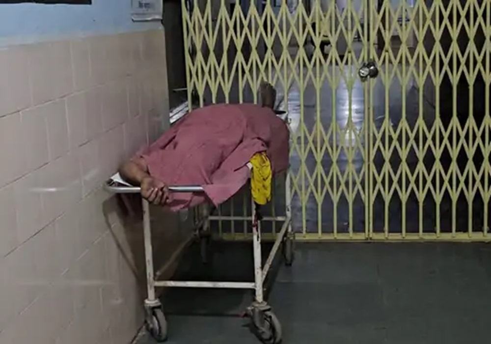 ट्रकों की भिड़ंत में ड्राइवर की मौत, 11 घंटे हॉस्पिटल के गेट पर पड़ा रहा शव, BMO बोले- पुलिस की लापरवाही