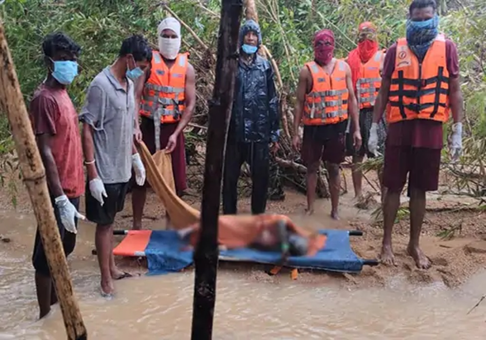Girl child dead body found: मैनी नदी में बही बच्ची का शव 5वें दिन बरामद, झाड़ियों में फंसी थी लाश, एक मासूम अब भी लापता