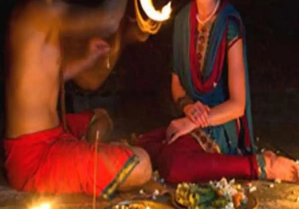 सीने के दर्द की झाड़-फूंक करते बैगा हुआ दिवाना, शादी का प्रस्ताव लेकर पहुंचा युवती के घर, बोला– नहीं मानी बात तो….