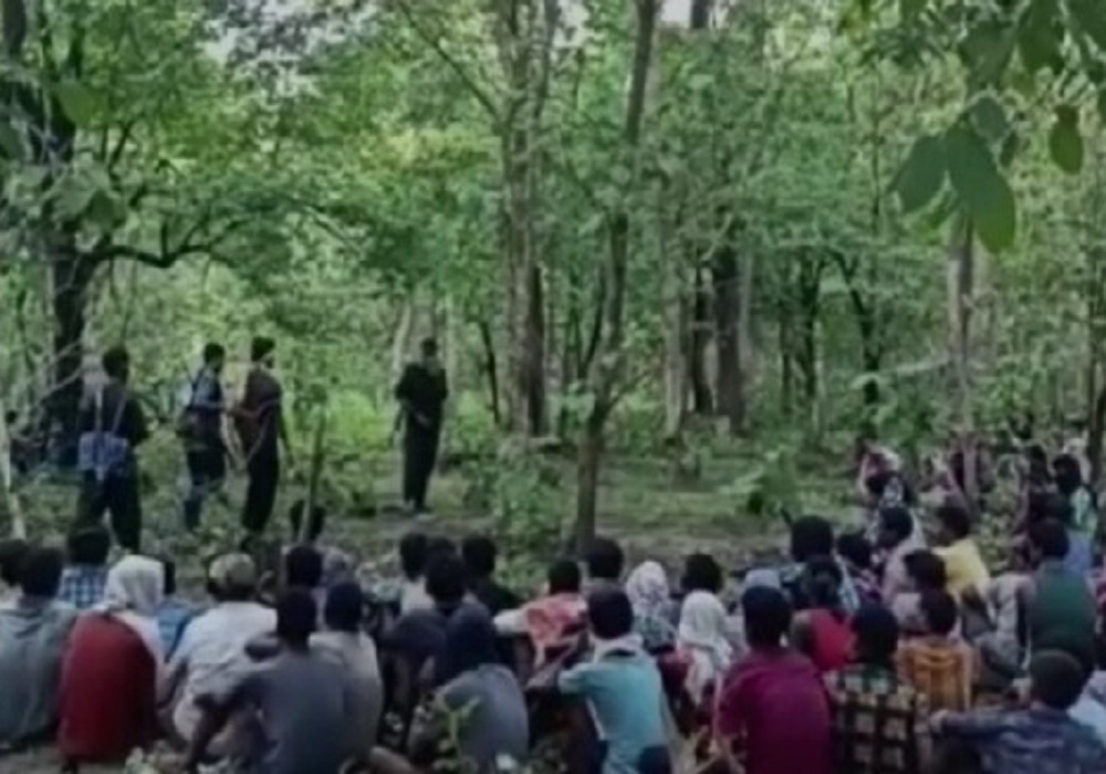 नक्सलियों की बर्बरता! 3 ग्रामीणों को बेरहमी से उतारा मौत के घाट, 7 लोगों को बेदम पीटा, तो कई ग्रामीणों का अपहरण