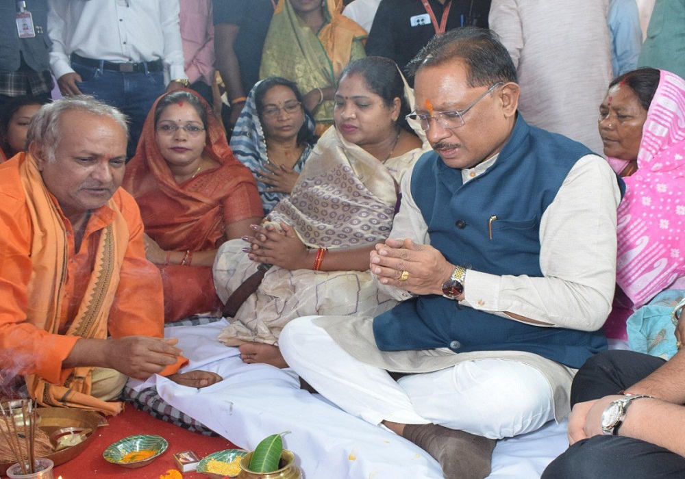 CG News: दुलदुला को मिली 3 करोड़ रुपए से अधिक की नई सौगातें, मुख्यमंत्री ग्रामीण बस योजना समेत की कई घोषणाएं