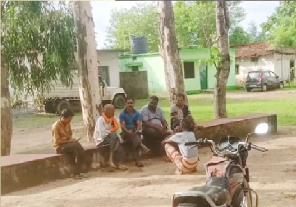 School sweeper hanged