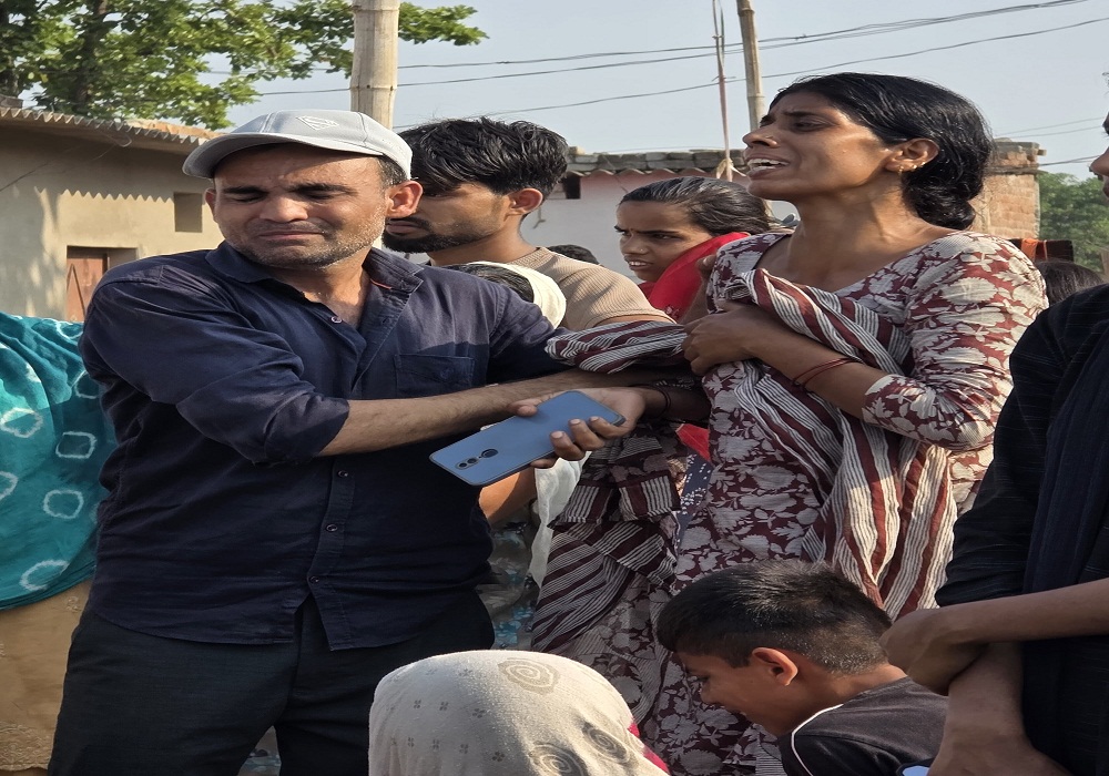 Bulldozer Action: VIDEO: अंबिकापुर में बुलडोजर एक्शन! वन भूमि पर बने 43 मकान जमींदोज, रोते-बिलखते नजर आए लोग… मचा हड़कंप