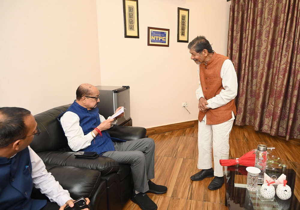 कलेक्टर ने पूर्व मंत्री जयसिंह अग्रवाल को भेजा नोटिस, फेसबुक पोस्ट पर जताई आपत्ति, बोले - डिलीट करें नहीं तो… मचा बवाल