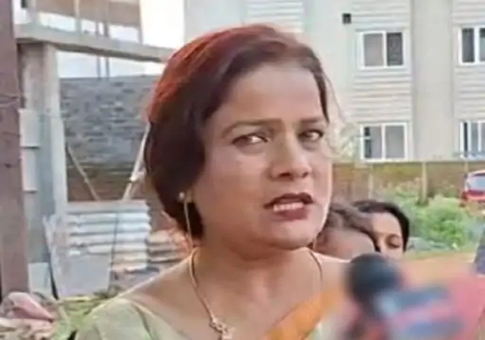 जगदलपुर में दो स्ट्रीट डॉग्स को पीट-पीटकर किया अधमरा, टूटा पैर… कांग्रेस पार्षद बोलीं- परेशान करेंगे तो हम हमला करेंगे, FIR दर्ज