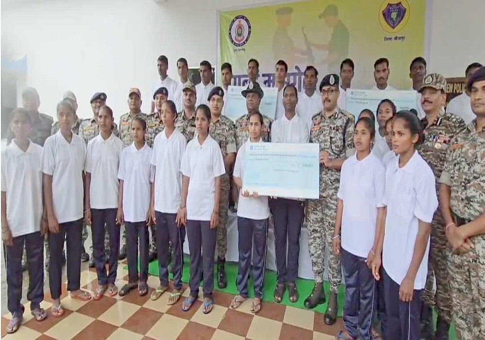 बस्तर संभाग में 66 नक्सलियों का सरेंडर, 2 करोड़ से ज्यादा के थे इनामी, कहां कितनों ने छोड़ा लाल रास्ता? देखिए पूरी रिपोर्ट