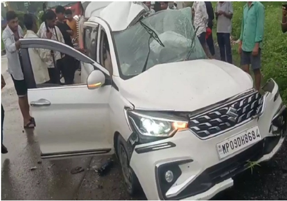 राजनांदगांव में भीषण सड़क हादसा, कार-ट्रक की टक्कर में 6 युवकों की मौत, मची अफरा-तफरी