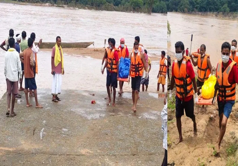 Breaking News: नक्सल क्षेत्र में बारिश से तबाही…नाव पलटने से बह गईं दो छात्राएं, झाड़ियों में मिली लाश