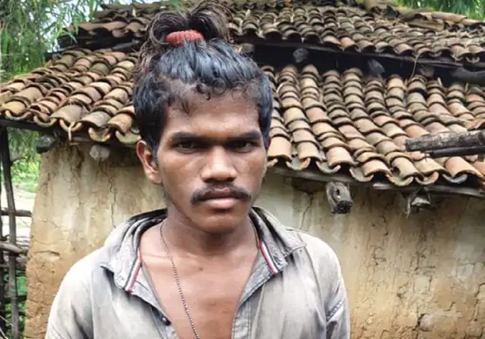 मोबाइल के लिए 5 हजार दो… मना करने पर कलयुगी बेटे ने की पिता की हत्या, खून से लथपथ मिली लाश
