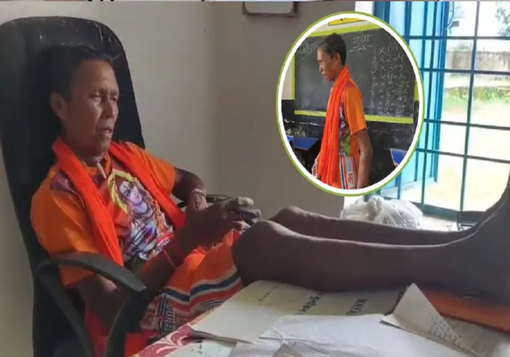 चड्डा पहनकर स्कूल पहुंचे नशे में धुत हेडमास्टर जी, पूछने पर बोले – डॉक्टर ने हर दिन थोड़ी-थोड़ी शराब पीने के लिए कहा… देखें VIDEO
