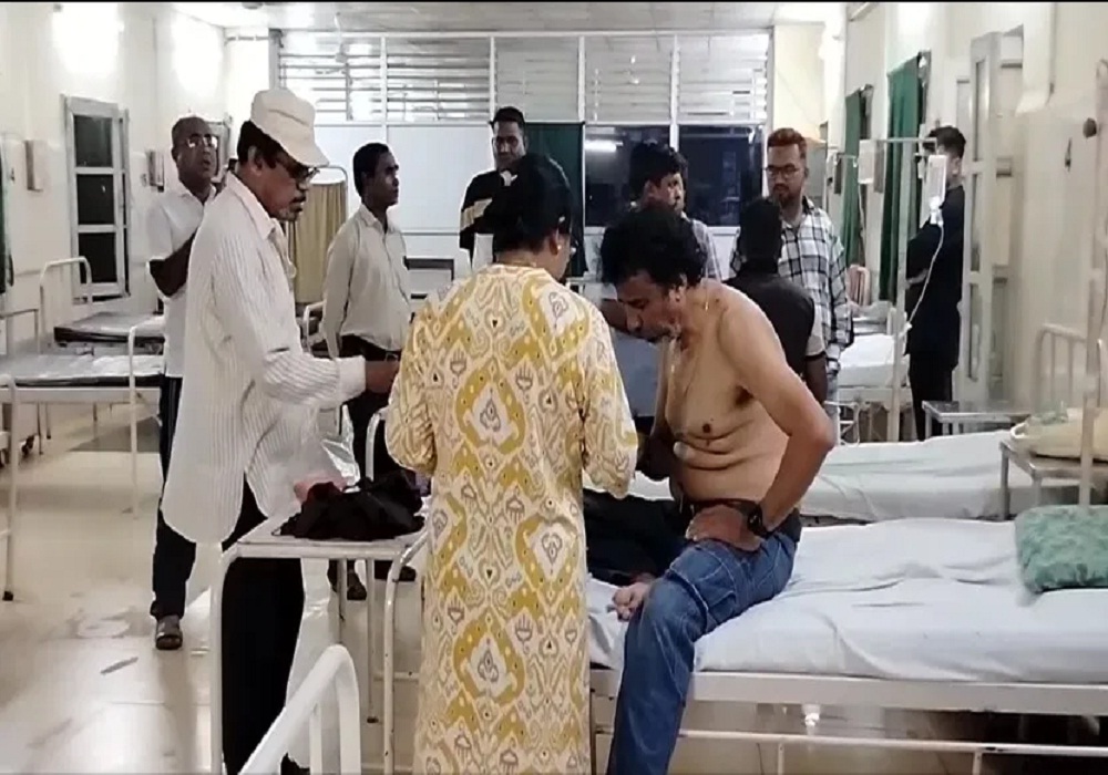 बालोद में बड़ा हादसा: बीएसपी माइंस में मधुमक्खियों के हमले से 11 कर्मचारी घायल, अस्पताल में भर्ती