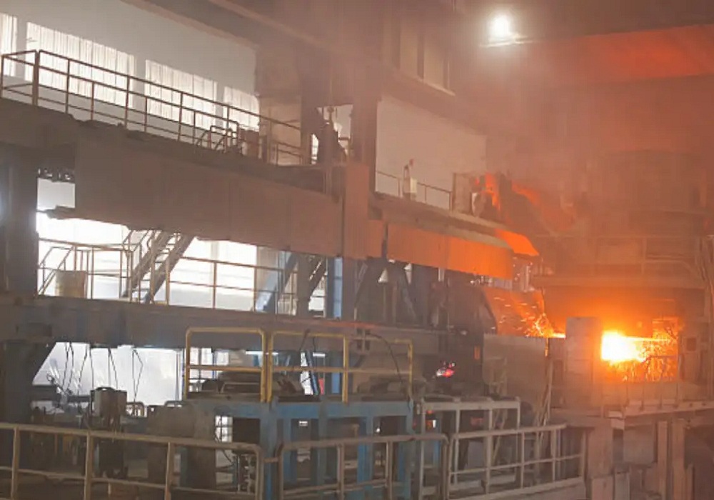 रायपुर के स्टील प्लांट में बड़ा हादसा, निर्माणाधीन प्लांट का हिस्सा गिरा, 6 मजदूरों की मौत, 17-18 लोगों के मलबे में दबे होने की आशंका