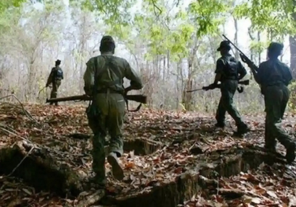 Naxal Encounter: गोलीबारी से गूंज उठा कांकेर! सुरक्षाबलों के साथ मुठभेड़ में 3 नक्सली ढेर, बढ़ सकती है मृतकों की संख्या