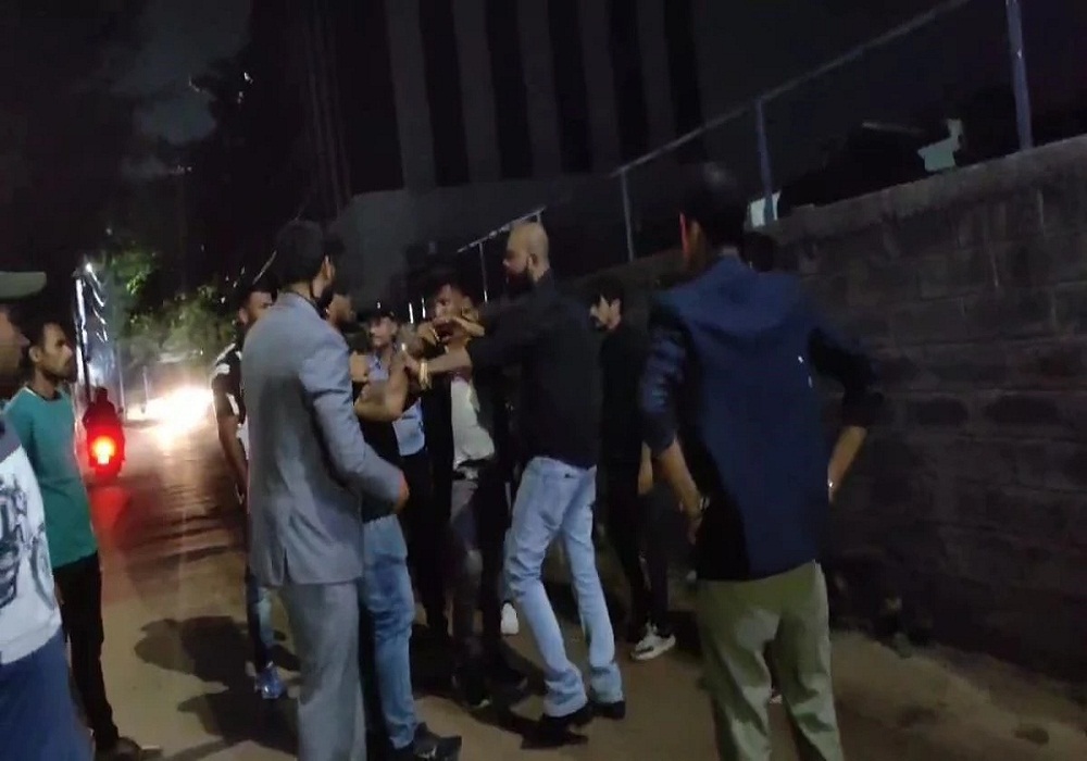रायपुर के Zouk क्लब में मारपीट… सौरभ चंद्राकर के भांजे ने युवक को लात-घूसों से जमकर पीटा, फिर डांस कर भागे आरोपी