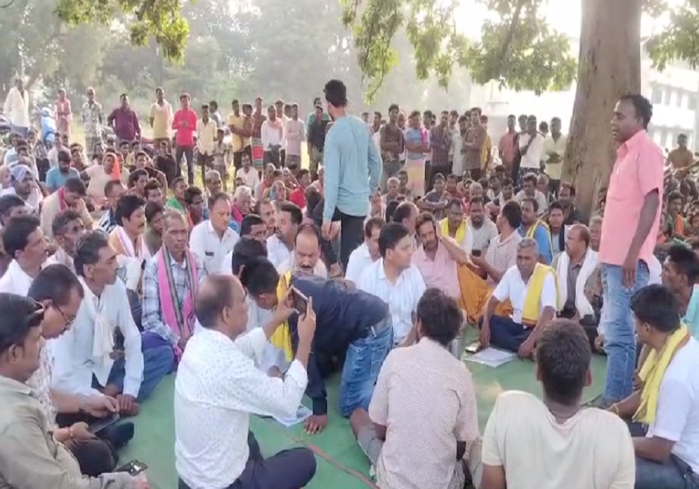 रायगढ़ में अडानी कोल माइंस का विरोध जारी, गुस्साए ग्रामीण बोले- कोई भी कीमत पर नहीं होने देंगे जनसुनवाई… देखें Video