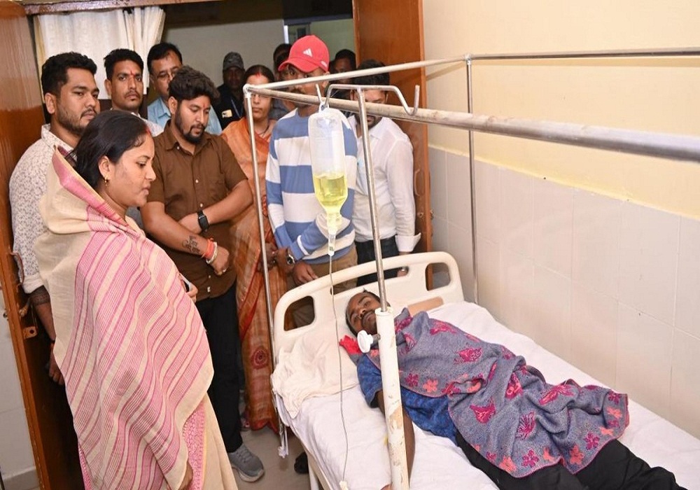 सूरजपुर में फूड पॉइजनिंग से 2 महिलाओं की मौत, दर्जनों लोग बीमार… अस्पताल पहुंच मंत्री लक्ष्मी राजवाड़े ने जाना हाल