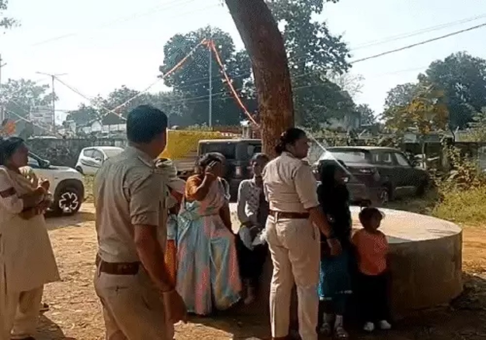 बलरामपुर में पुलिस हिरासत में युवक की मौत से मचा बवाल, परिजन बोले- पीट-पीटकर मार डाला… शव ले जाने से किया इनकार, MLA ने दिए जांच के आदेश