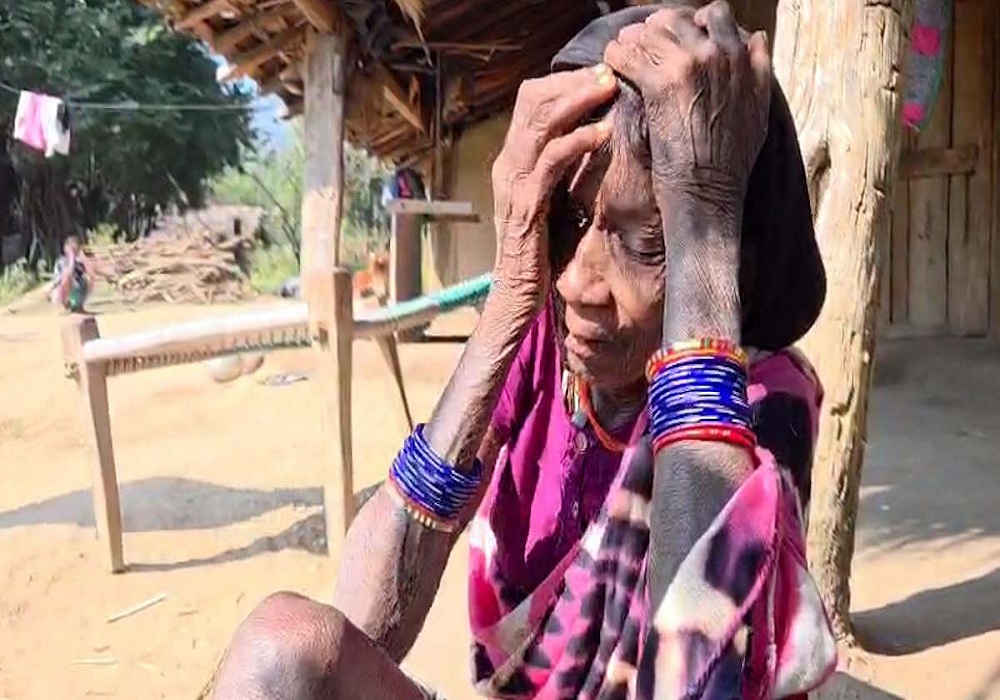 मैं बूढ़ी हो चुकी हूं, बेटे का शव नहीं ला सकती…. हिड़मा की मौत के बाद मां ने पुलिस से लगाई मार्मिक गुहार, जानें मास्टरमाइंड के बारे में