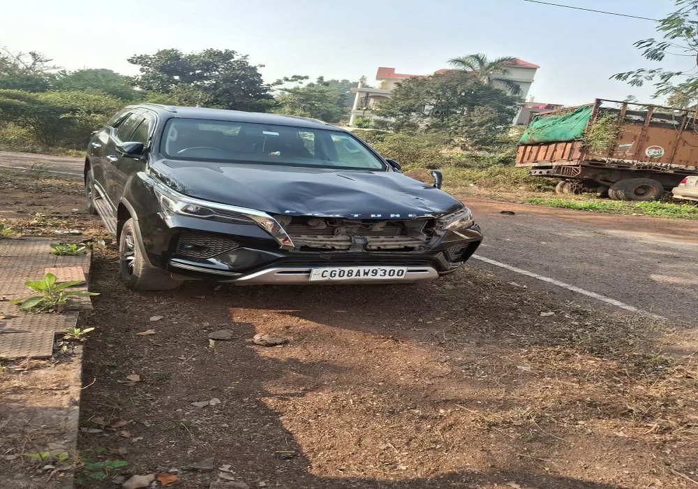 तेज रफ्तार का कहर: फॉर्च्यूनर कार ने साइकिल सवार दो बच्चों को रौंदा, एक की मौत, दूसरा वेंटिलेटर पर