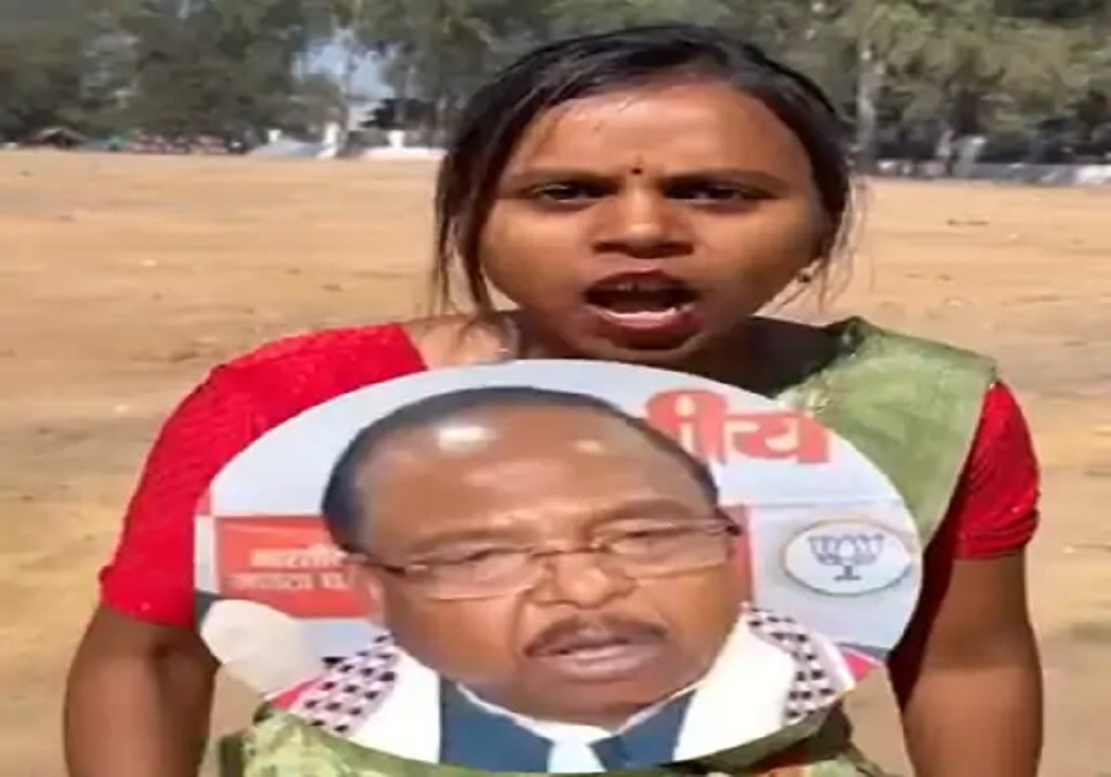 मंत्री रामविचार नेताम पर अभद्र टिप्पणी… Video वायरल होते ही मचा बवाल, 8 थानों में आकांक्षा टोप्पो के खिलाफ शिकायत