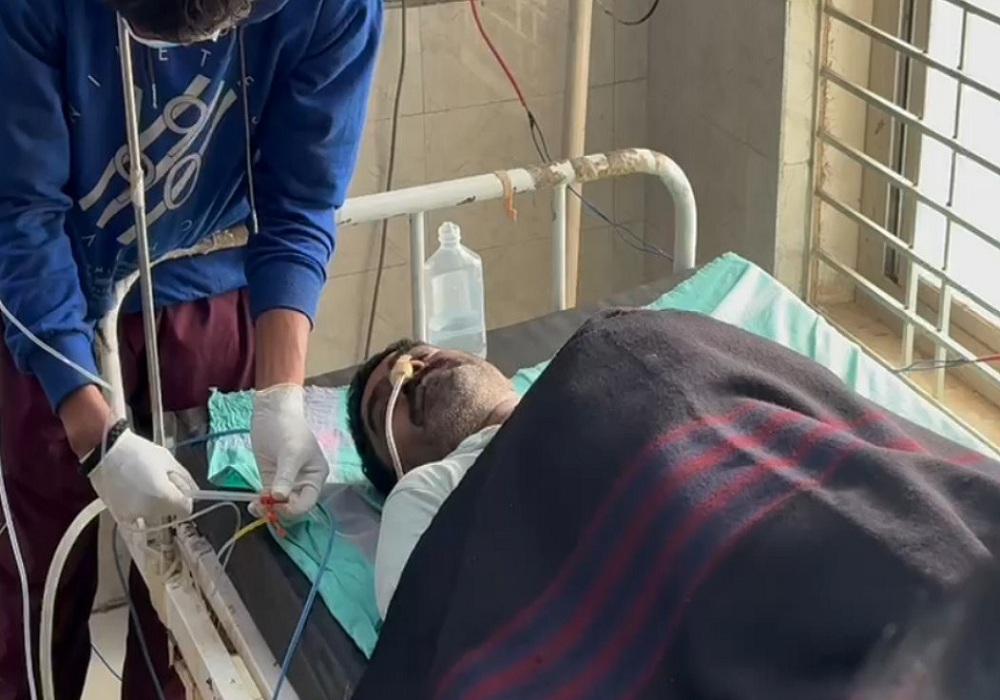 नगर सेना के जवान ने कलेक्टर परिसर में जहर खाकर की आत्महत्या की कोशिश, मचा हड़कंप, सुसाइड नोट में लिखी ये बात